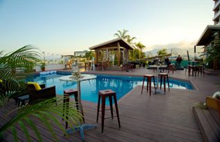 The exquisite poolside bar, Lilo Wet Bar - Cairns