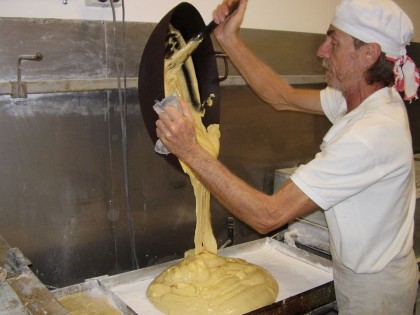 The craft of honeycomb, Carobana Confectionery Factory - Coffs Harbour