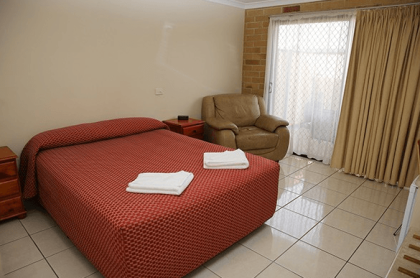Homely and spacious rooms, Emerald Central Palms Motel - Emerald