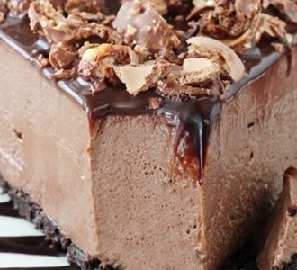 Nutella-cheesecake-on-a-plate