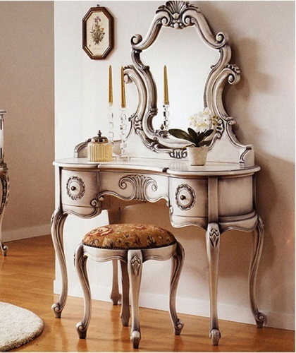 Antique vanity dresser with stool