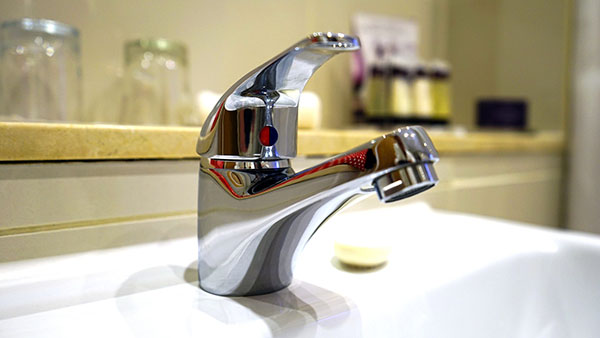 Bathroom sink tap